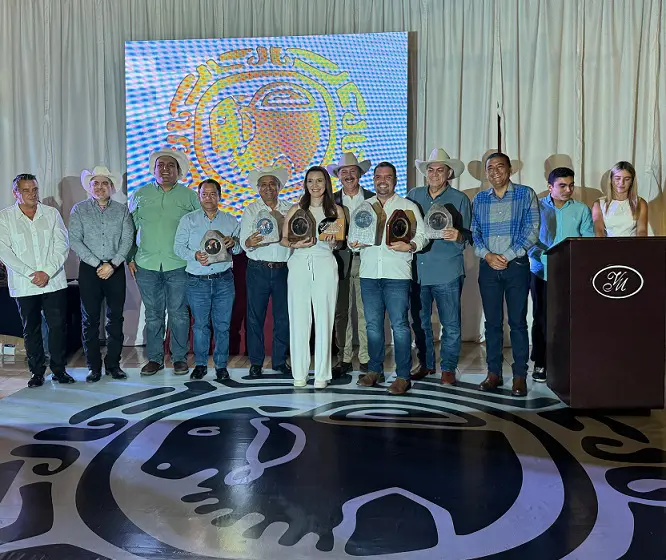 Ganaderos premiados en la Exposición Nacional Brahman 2025 en Chiapas
