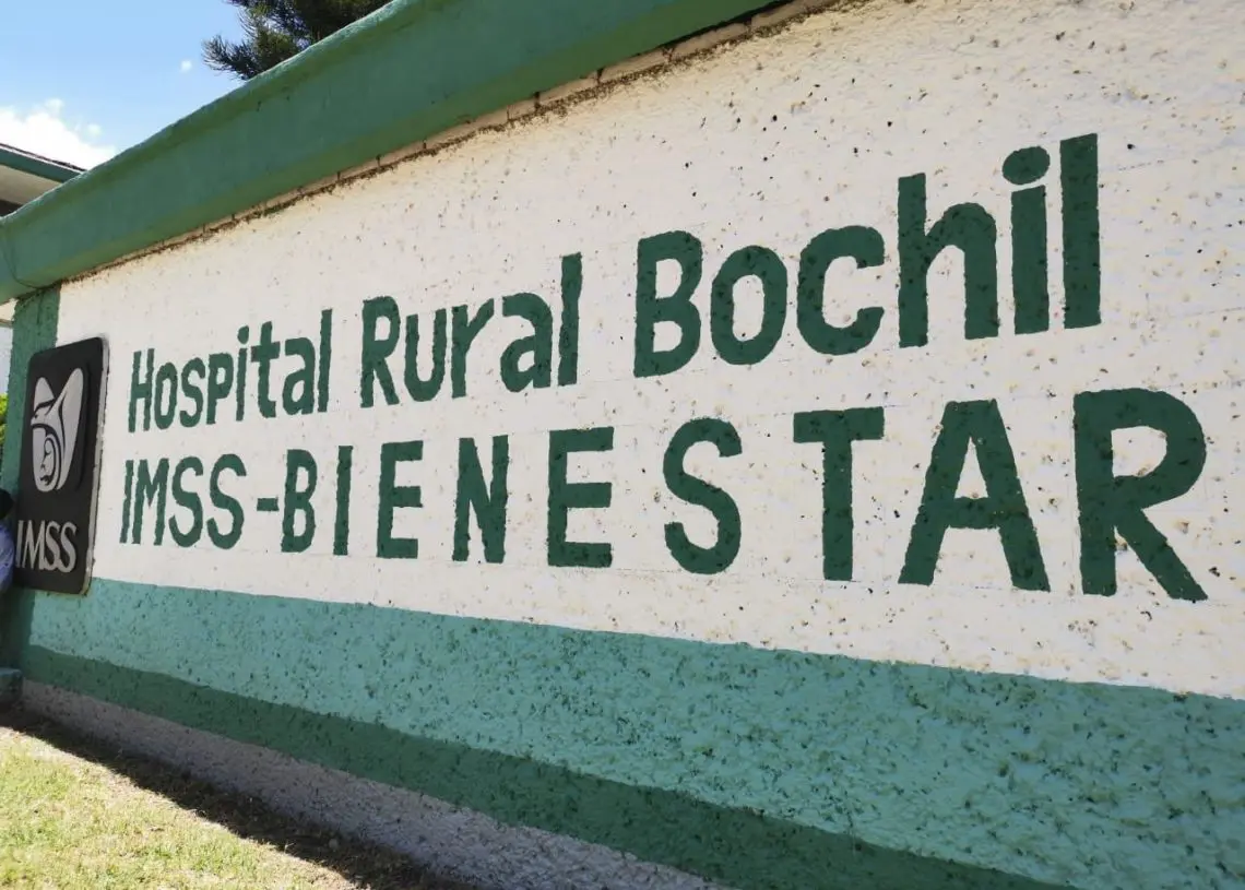 Fachada del Hospital Rural del IMSS en Bochil, Chiapas