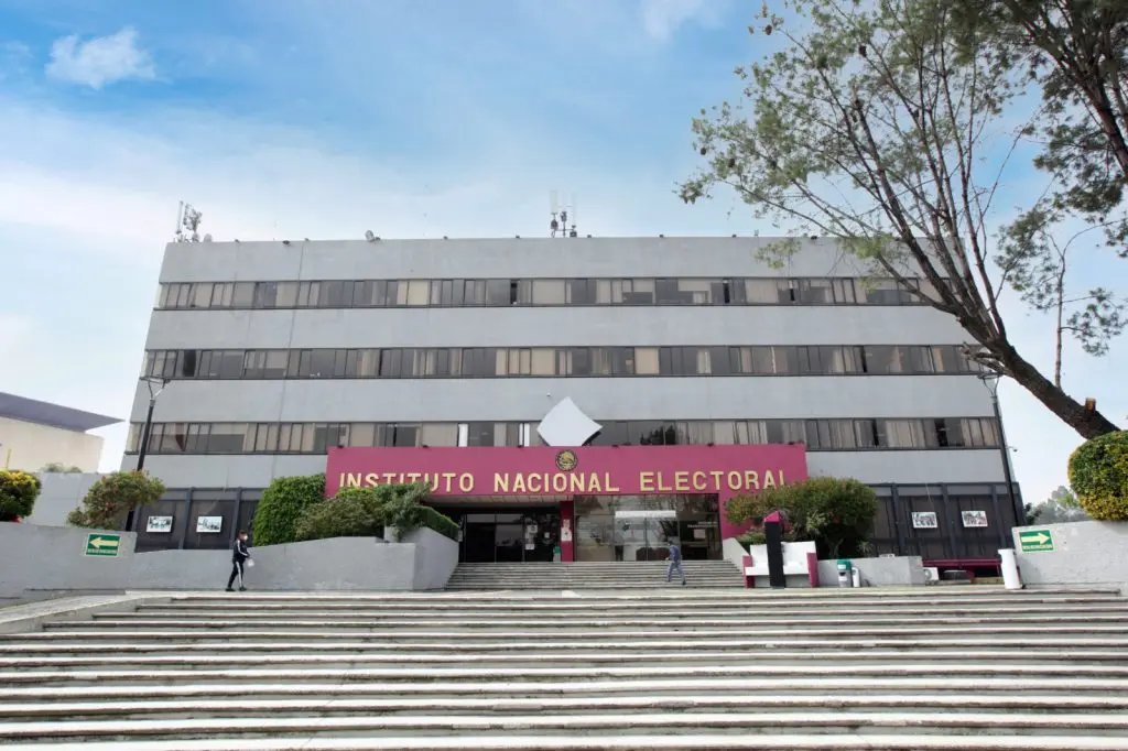 Facade of Instituto Nacional Electoral building.