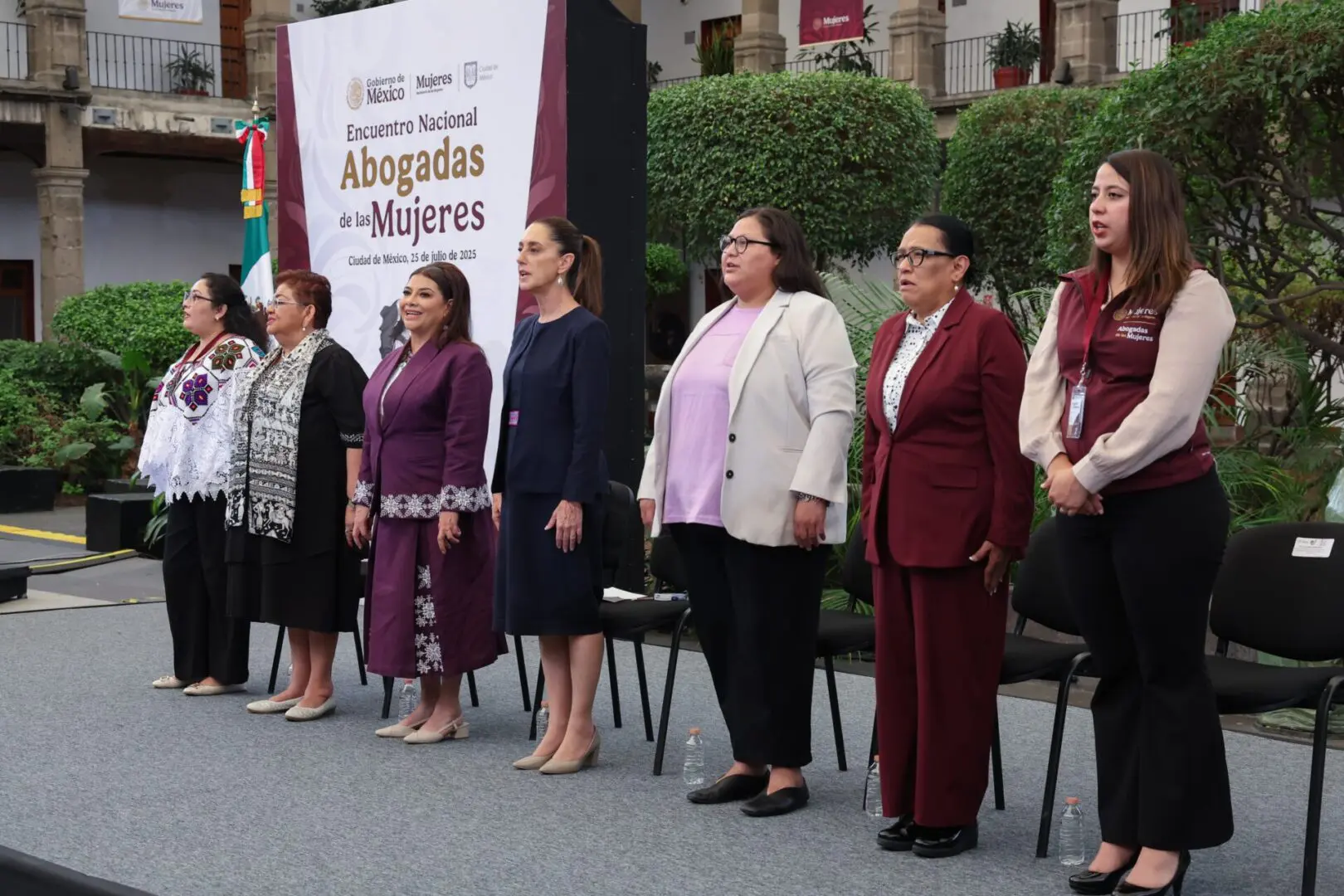 Claudia Sheinbaum y Clara Brugada en el Encuentro Nacional Abogadas de las Mujeres.