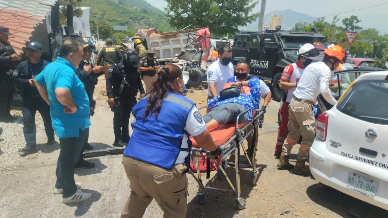 Camión sin frenos choca contra punto de control en Tuxtla