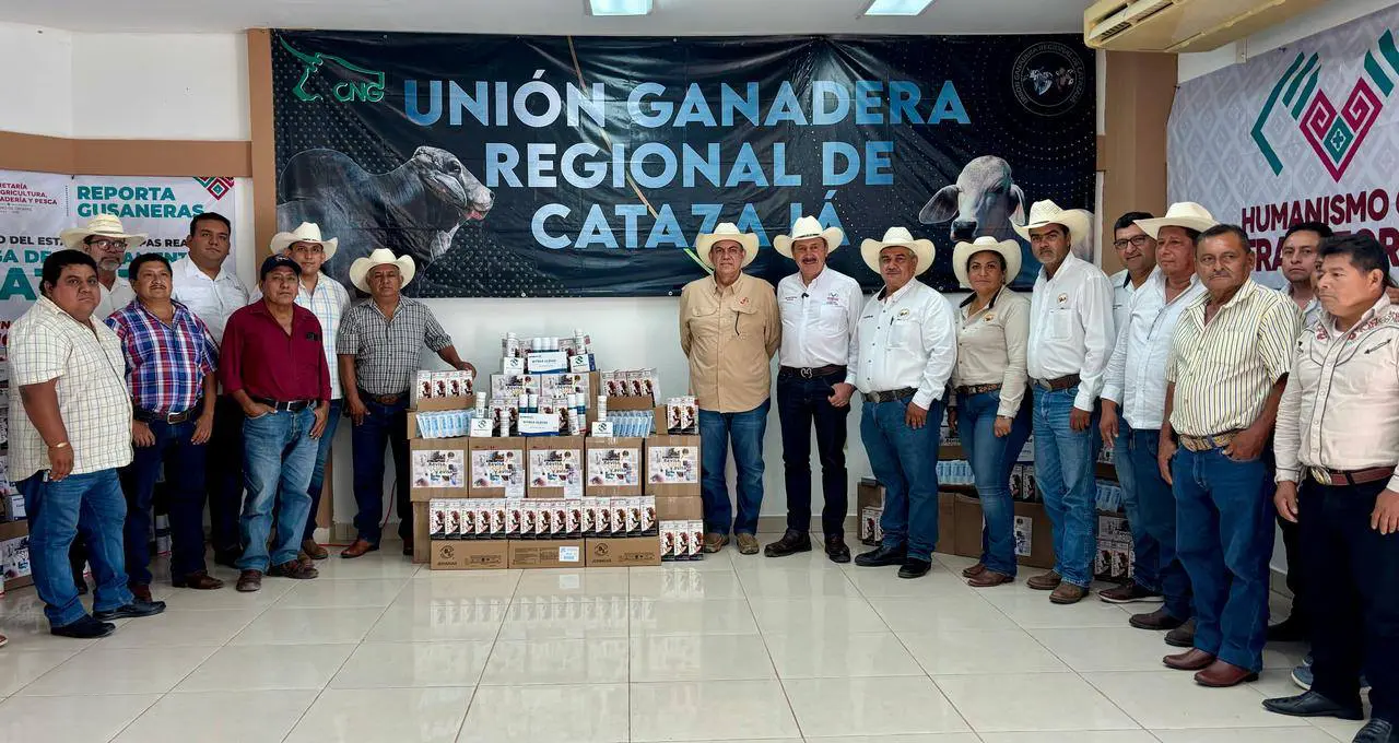 Entrega de medicamentos veterinarios a ganaderos del norte de Chiapas