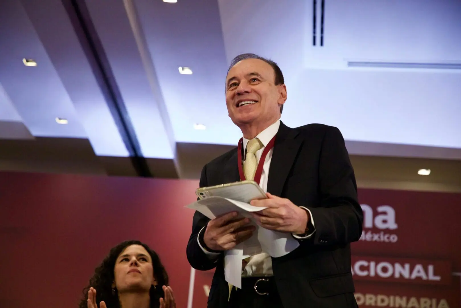 Alfonso Durazo durante sesión del Consejo Nacional de Morena