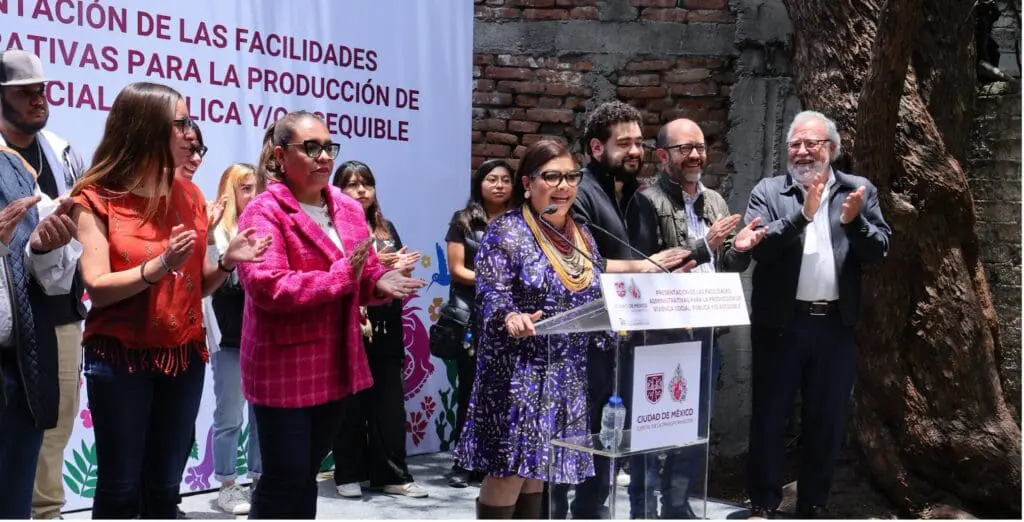 Clara Brugada presenta facilidades administrativas para vivienda social en CDMX