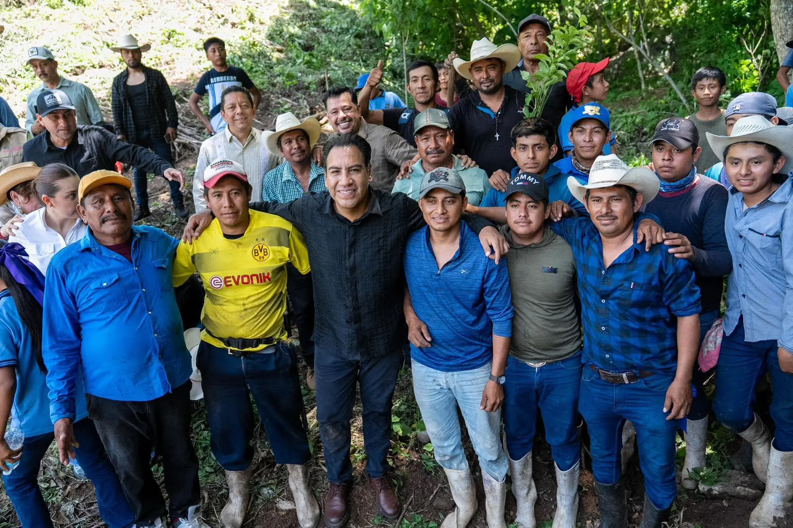 Eduardo Ramírez lidera acciones de restauración ecológica en microcuencas de Villaflores, Chiapas