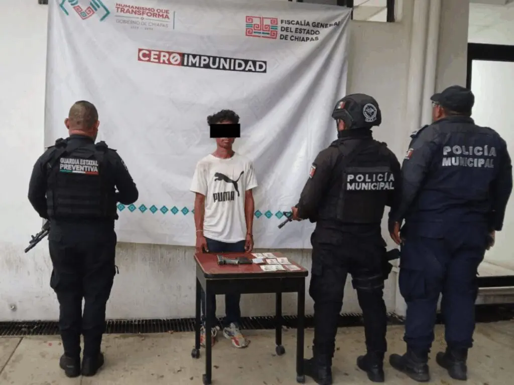 Autoridades detienen a presunto asaltante por robo con violencia en Tapachula.