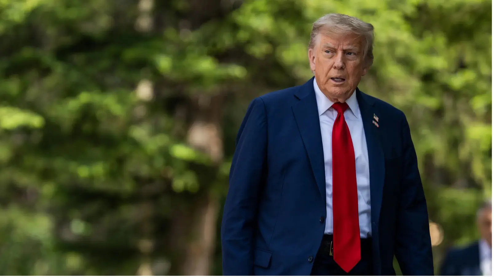 Donald Trump sonríe durante evento público