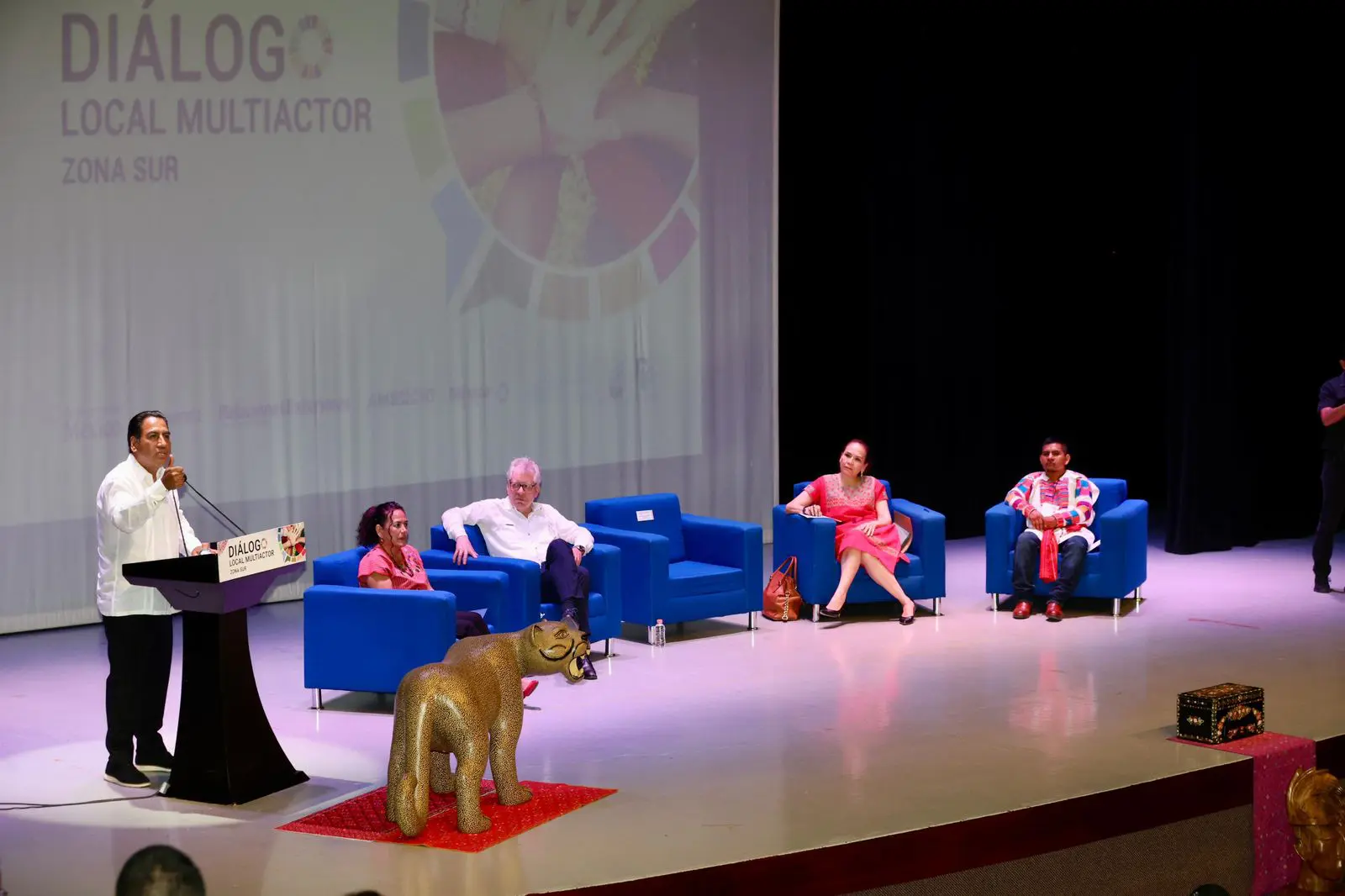 Eduardo Ramírez y Peter Grohmann en foro de desarrollo sostenible