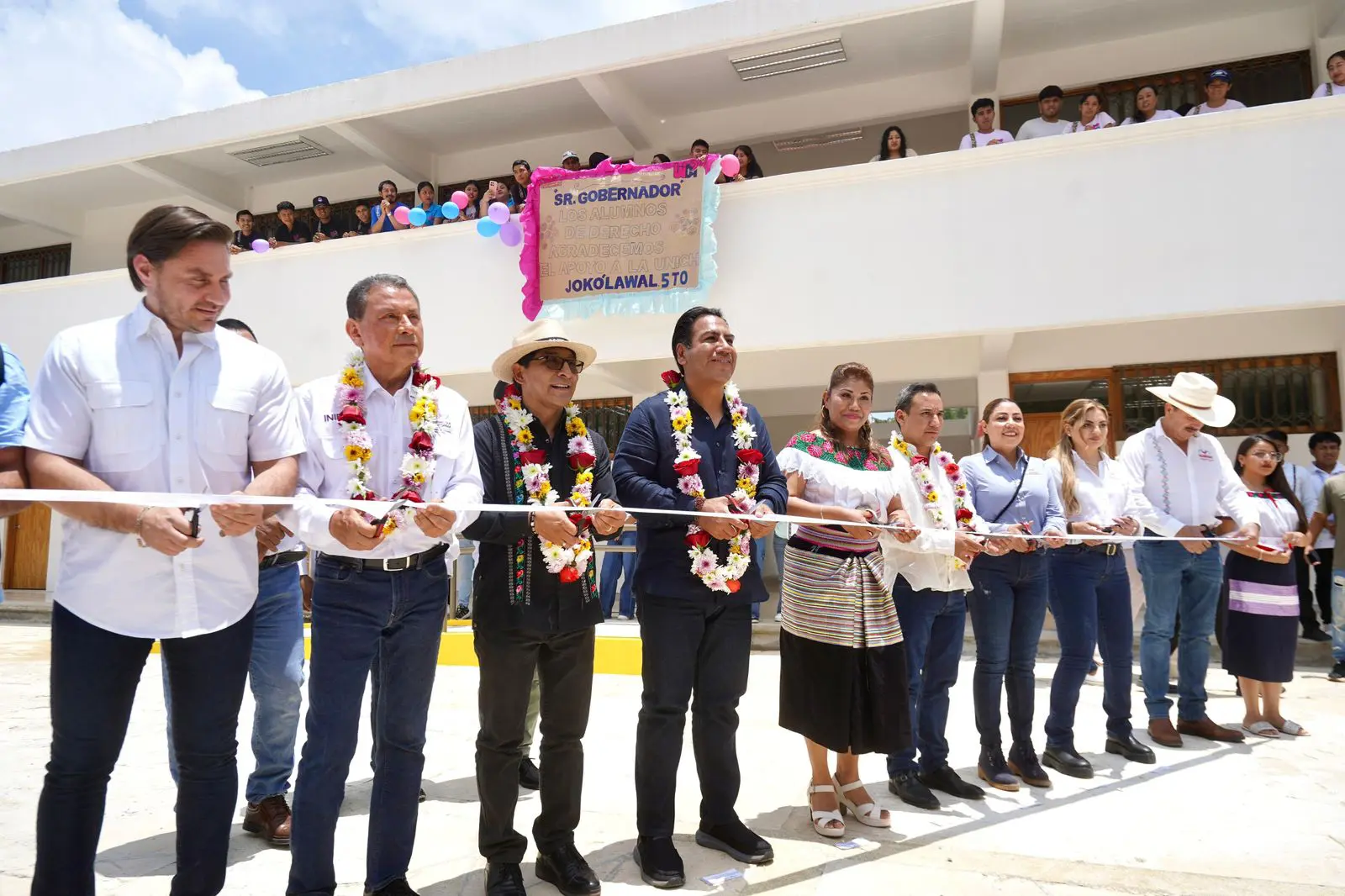 Inauguración educativa en Yajalón
