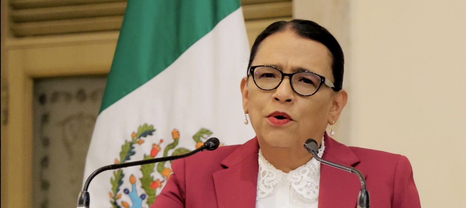 La secretaria de Gobernación durante el anuncio del proceso