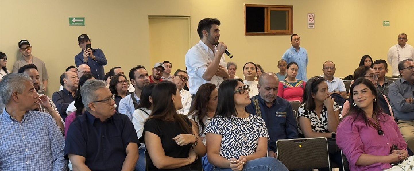 Participantes en la presentación del Observatorio Turístico en Tuxtla Gutiérrez
