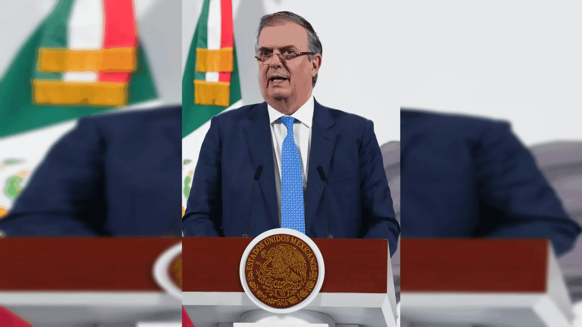 Marcelo Ebrard anuncia suspensión de importación de calzado en Palacio Nacional