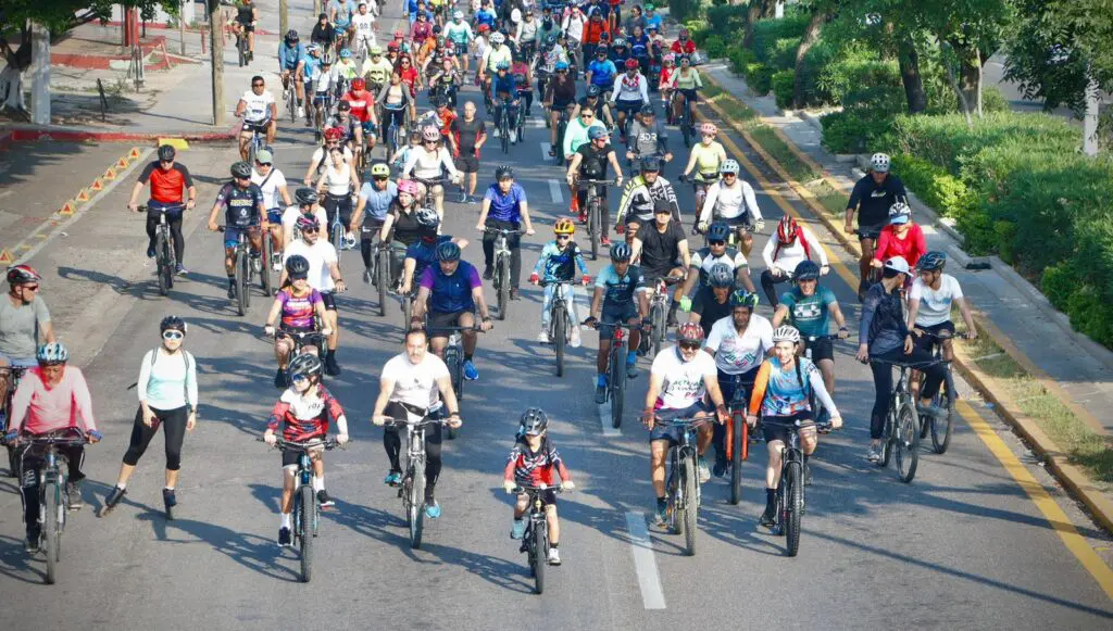 Participantes de la Rodada Nacional por la Paz 2025 en Chiapas, unidos por el deporte y la convivencia pacífica.