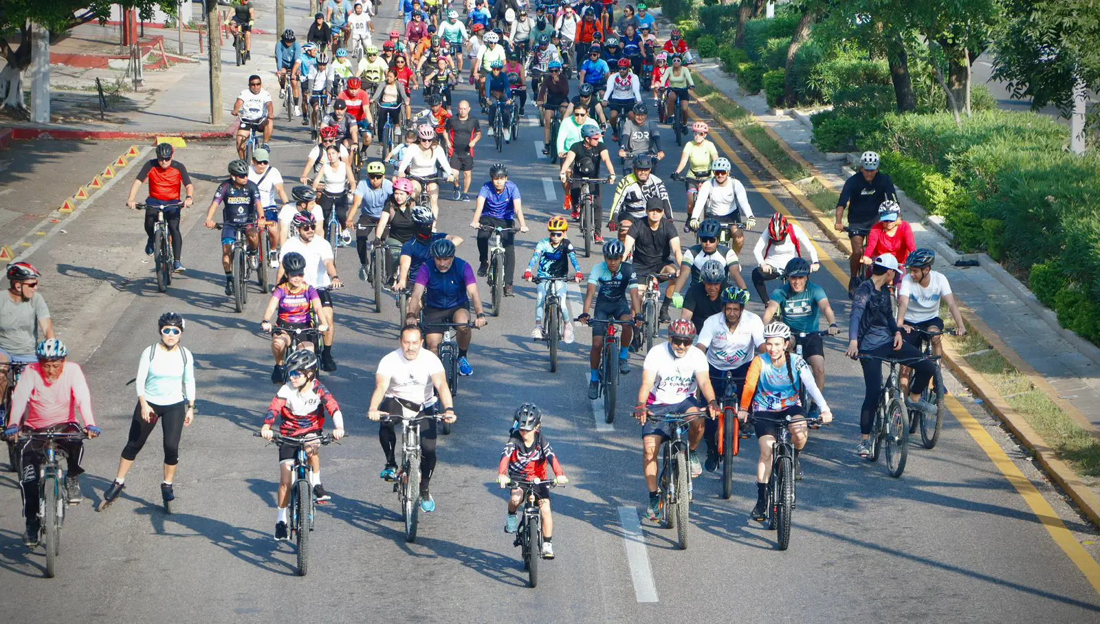 Participantes de la Rodada Nacional por la Paz 2025 en Chiapas, unidos por el deporte y la convivencia pacífica.