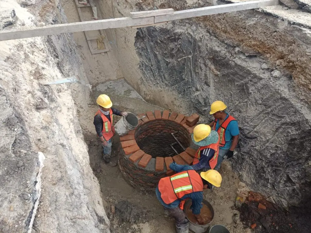 SMAPA rehabilita drenaje sanitario en Tuxtla