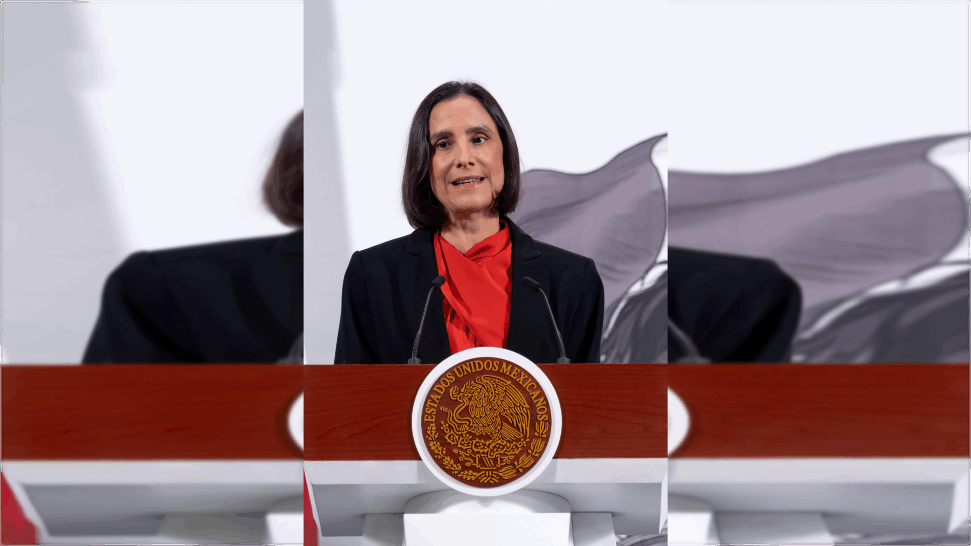 Luz Elena González presenta inversión en transmisión eléctrica durante conferencia en Palacio Nacional