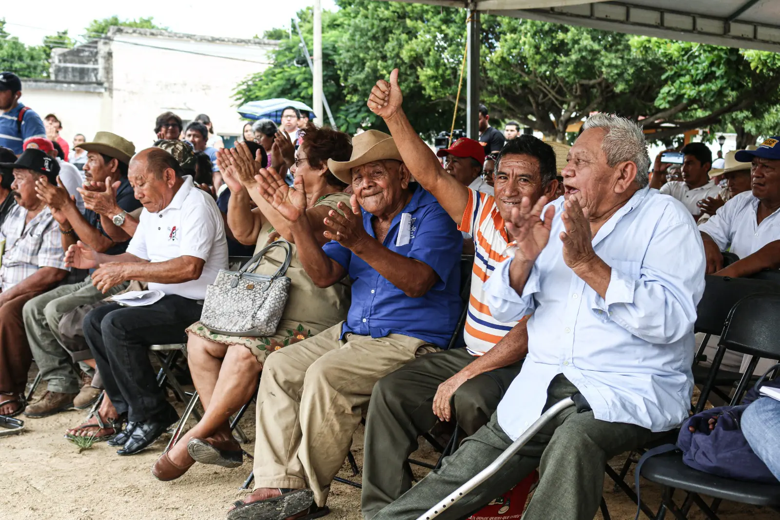 Entrega de títulos de tierras a pueblos indígenas por Sedatu
