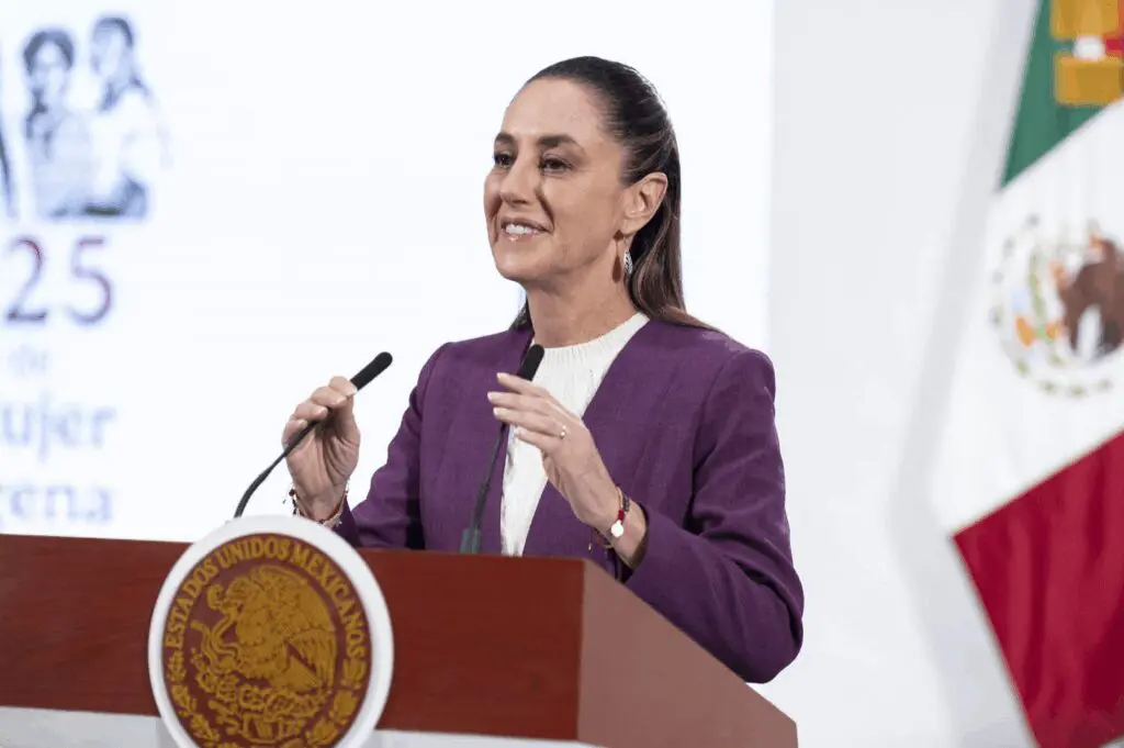 Claudia Sheinbaum durante conferencia matutina en Palacio Nacional