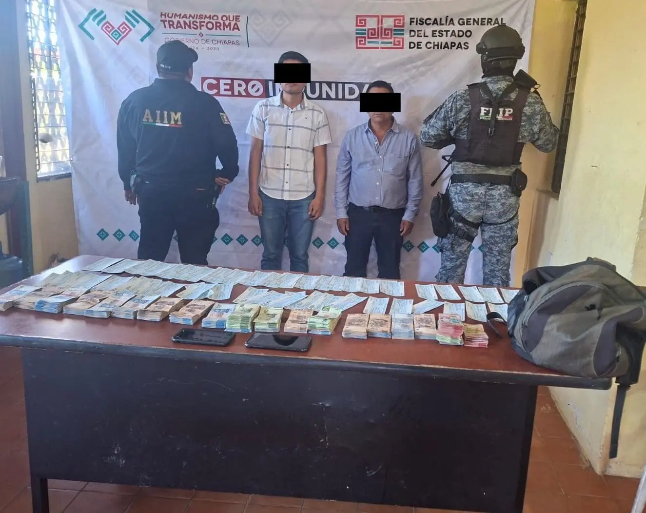 Detenidos en Huixtla con más de un millón de pesos en efectivo y cheques