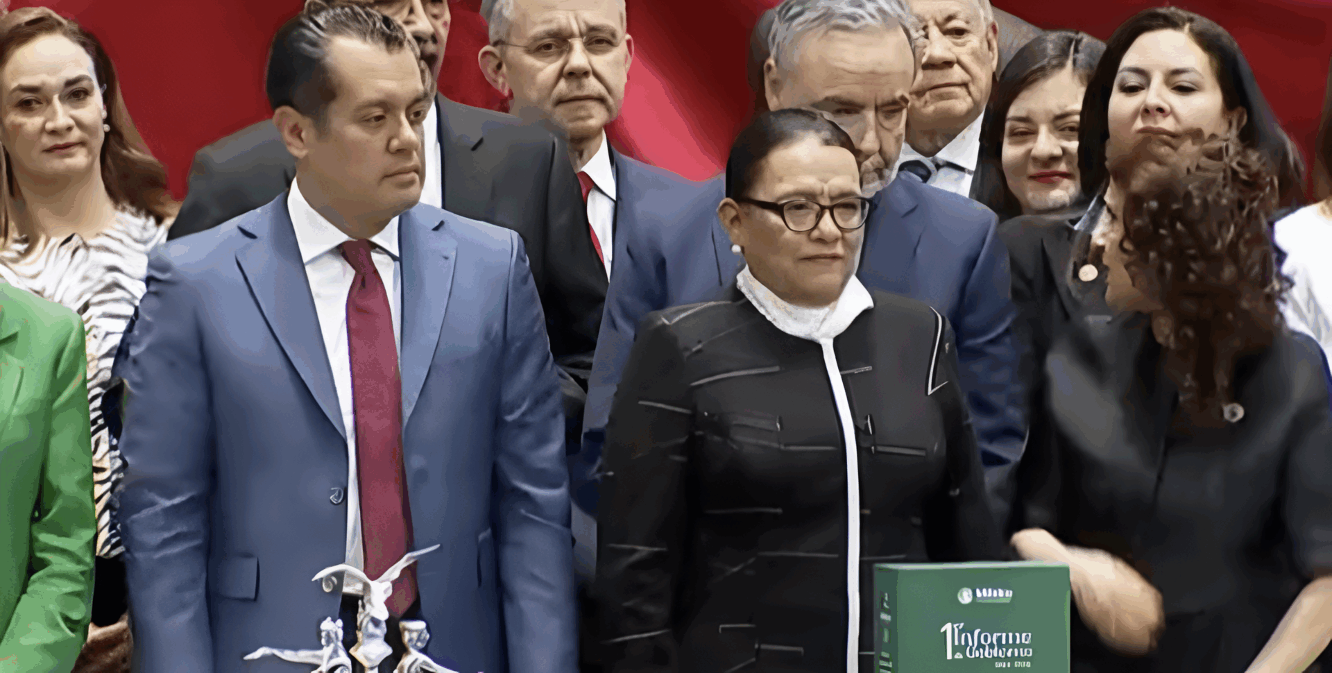 Rosa Icela entrega el informe presidencial ante legisladores