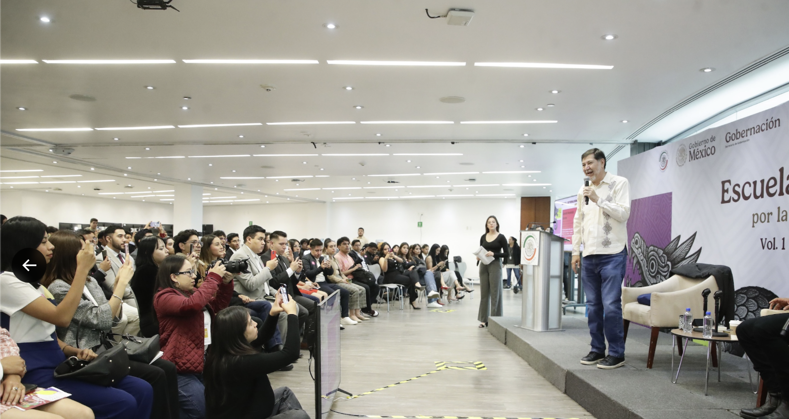 Gerardo Fernández Noroña defiende congruencia y niega misoginia