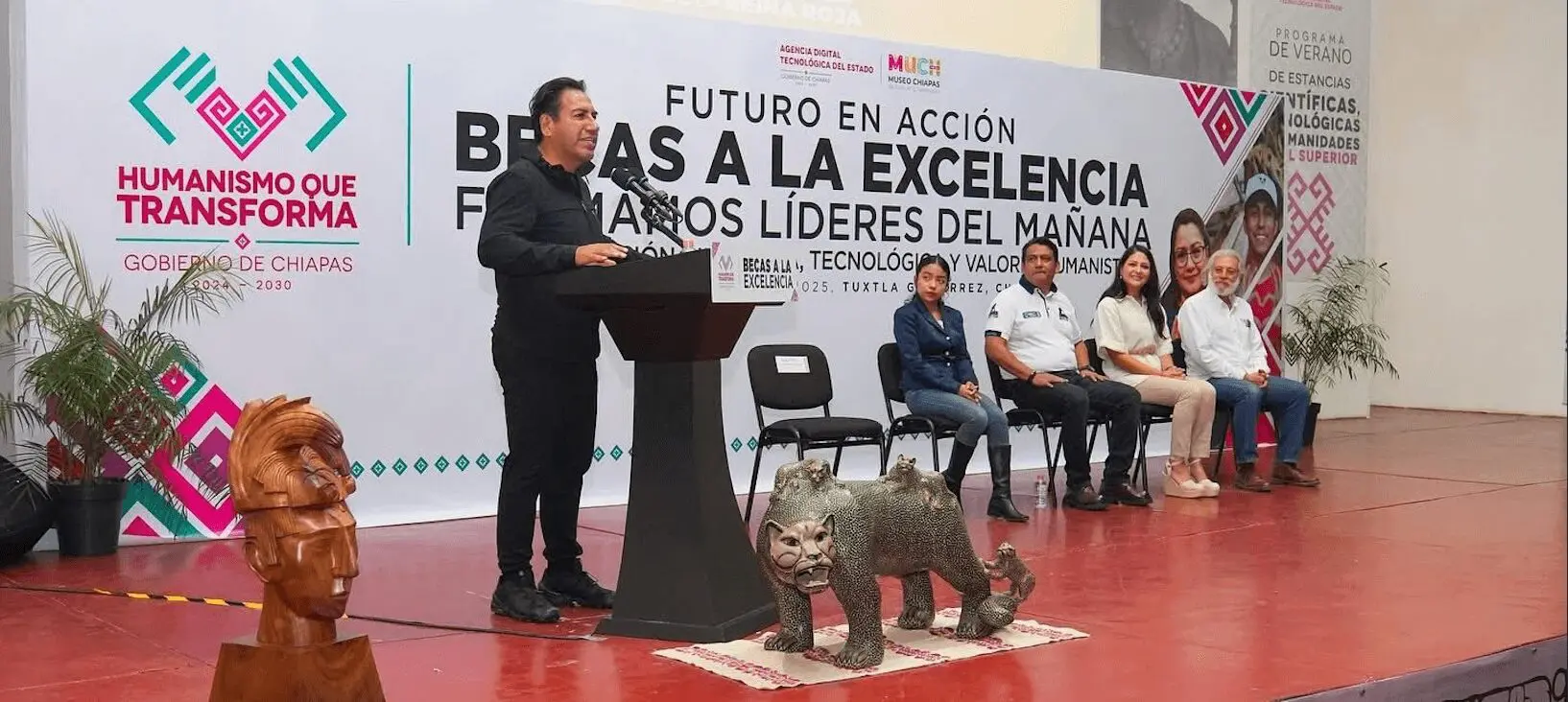 Becas para incentivar vocación humanista, científica y tecnológica en Chiapas