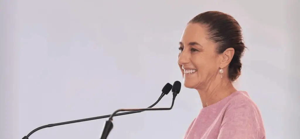 Claudia Sheinbaum informó en Colima que más de 111 mil personas superaron la pobreza