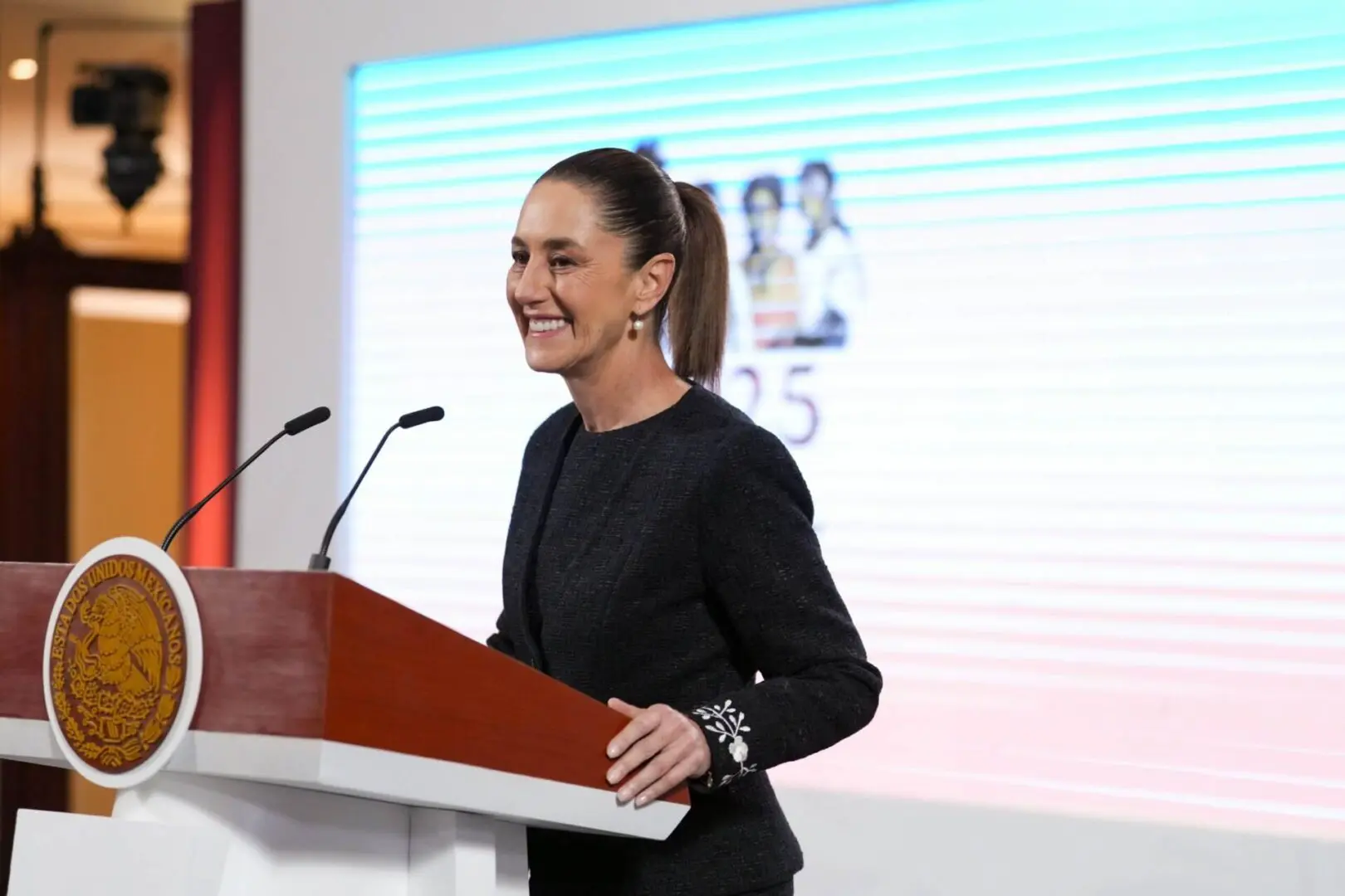 Claudia Sheinbaum envia mensaje de cariño y solidaridad a las víctimas de los sismos.