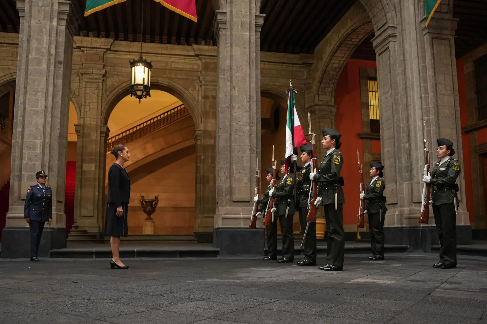 Claudia Sheinbaum encabeza acto solemne en Palacio Nacional