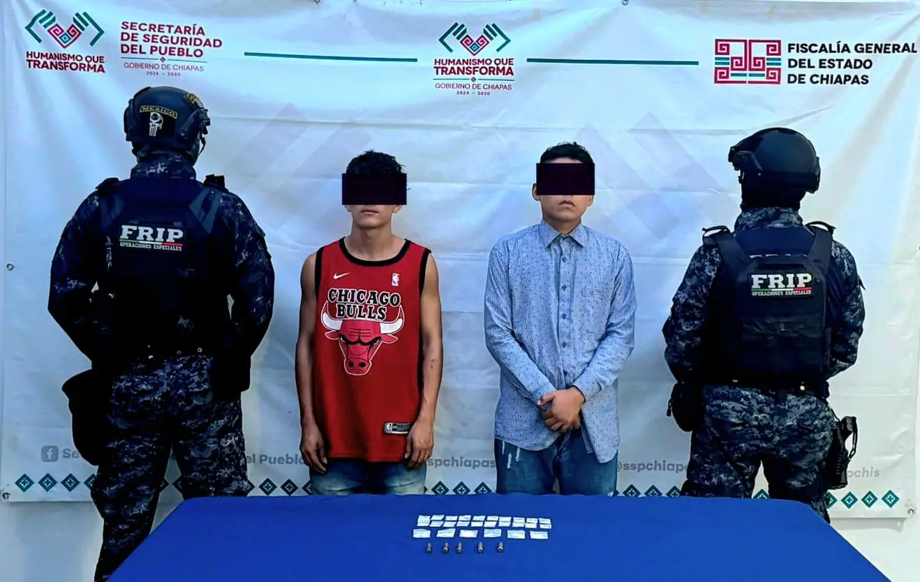 Detienen a dos hombres en Tapachula con cartuchos y presuntos narcóticos