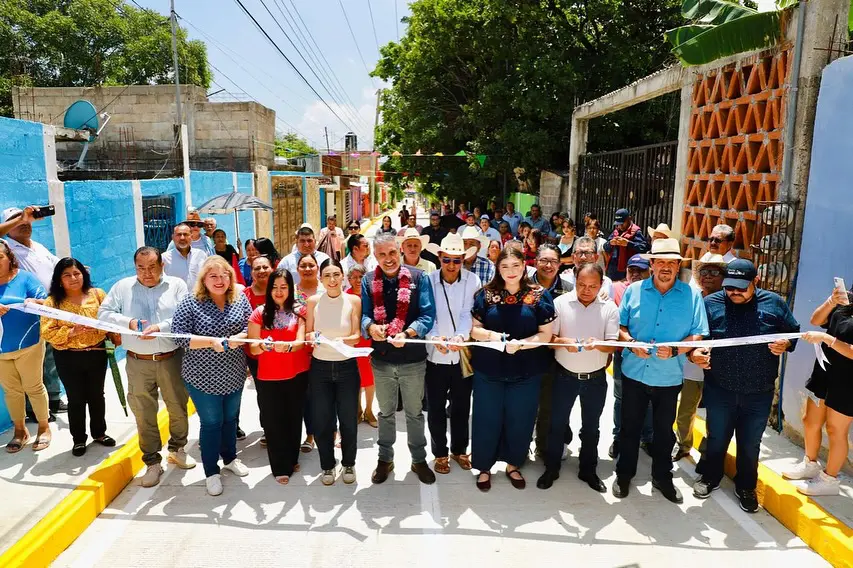 Angel Torres inaugura pavimentación en Plan de Ayala Tuxtla