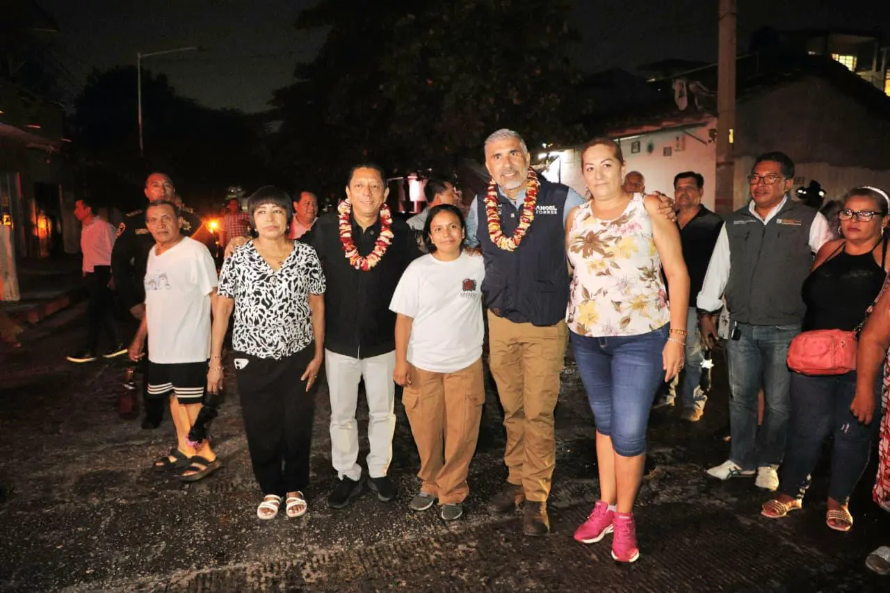 Alumbrado público reforzado en Barrio San Francisco de Tuxtla