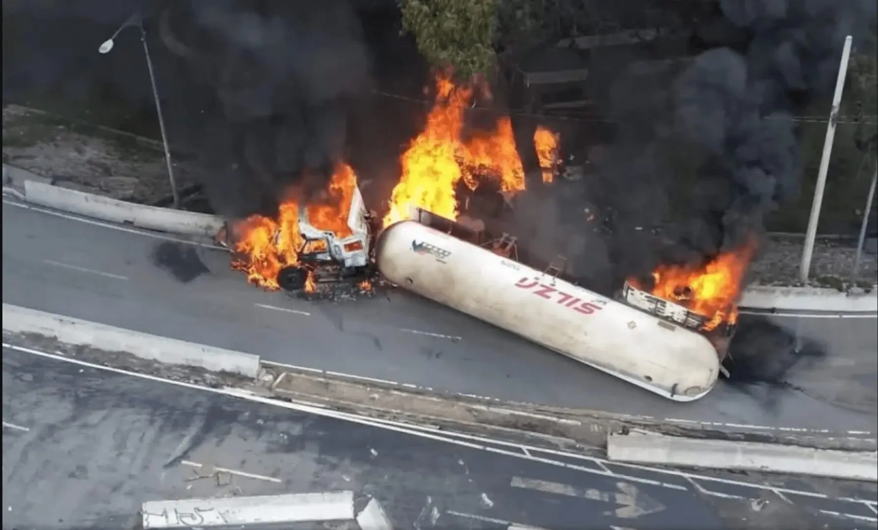 Pipa de Gas explota en Iztapalapa