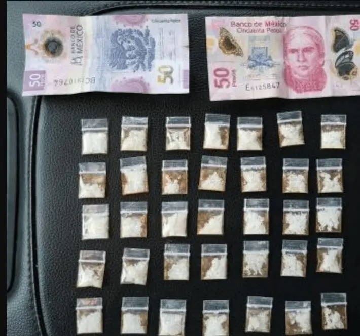 Policía estatal asegura 35 dosis de droga en Edomex