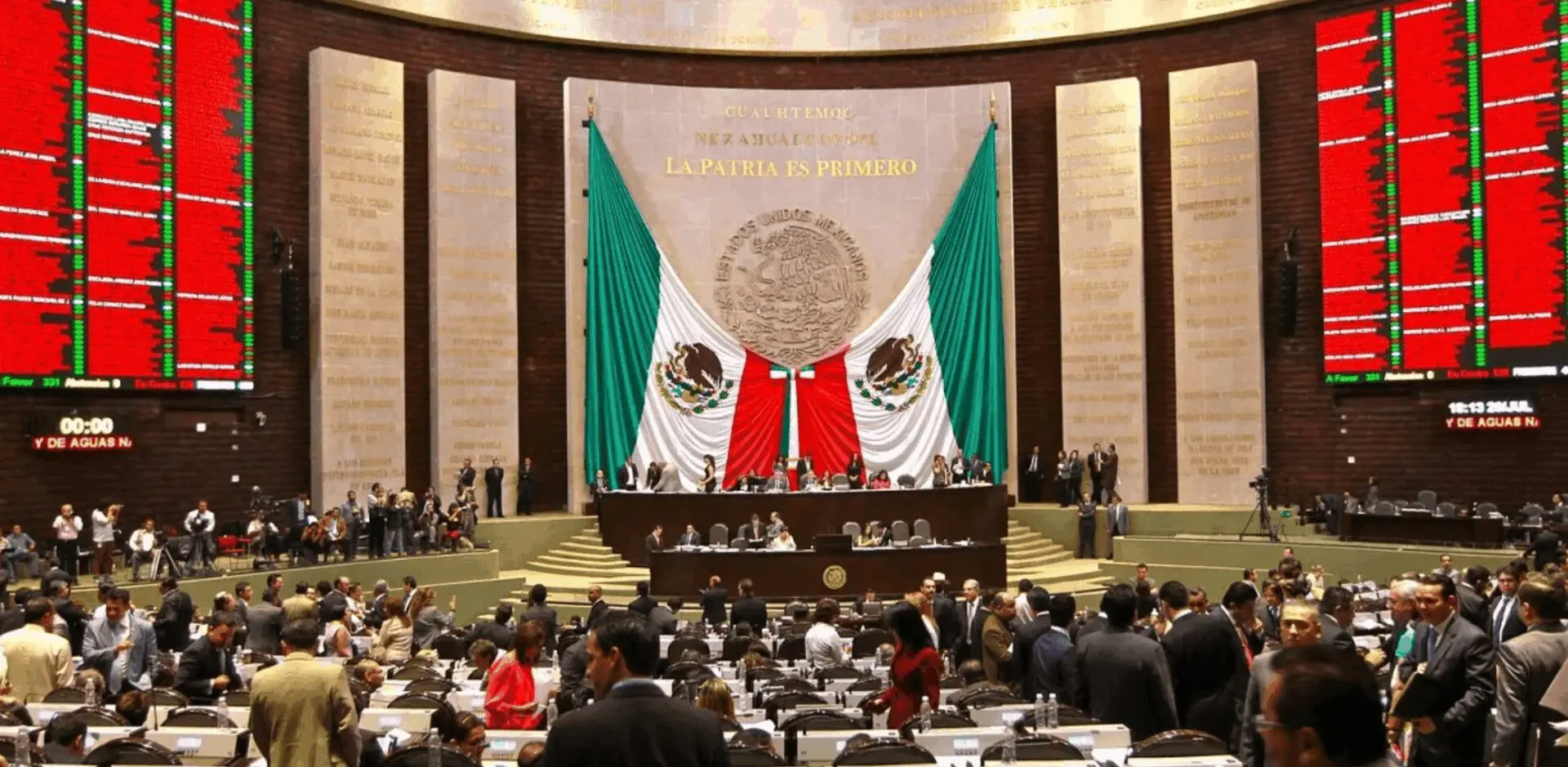 Dictaminarán el lunes cambios a la Ley de Amparo tras audiencias con juristas