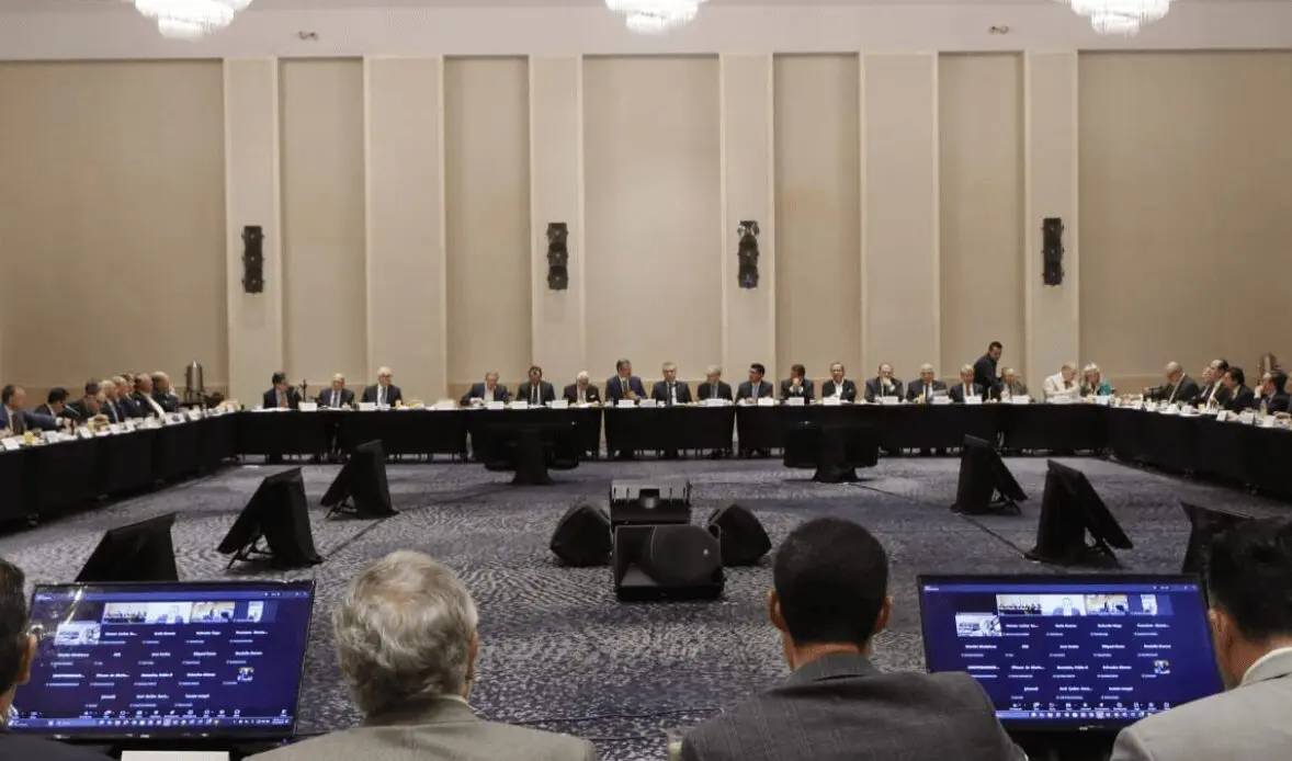 Autoridades y empresarios suman esfuerzos para enviar ayuda a los afectados por lluvias