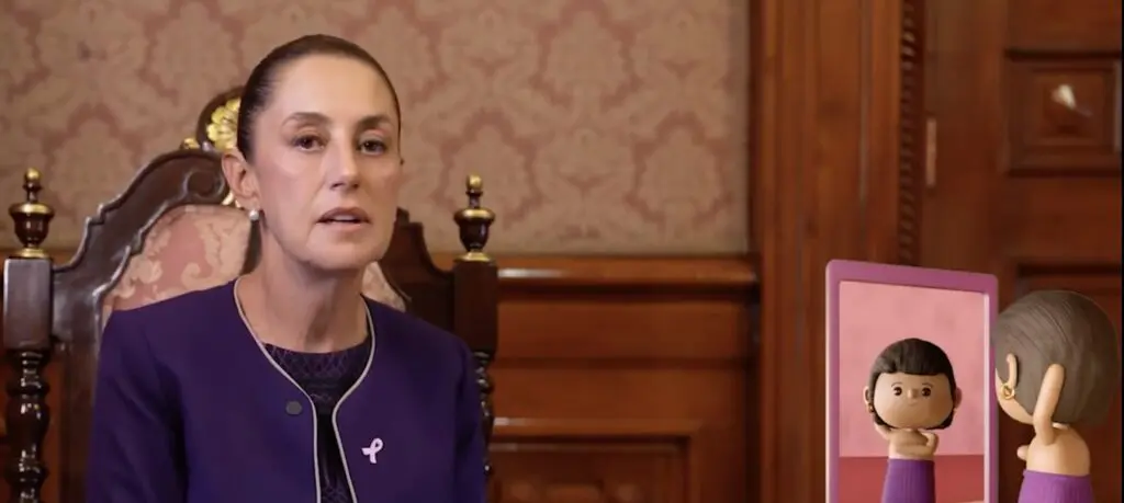 Claudia Sheinbaum en conferencia sobre cáncer de mama junto a autoridades del sector salud