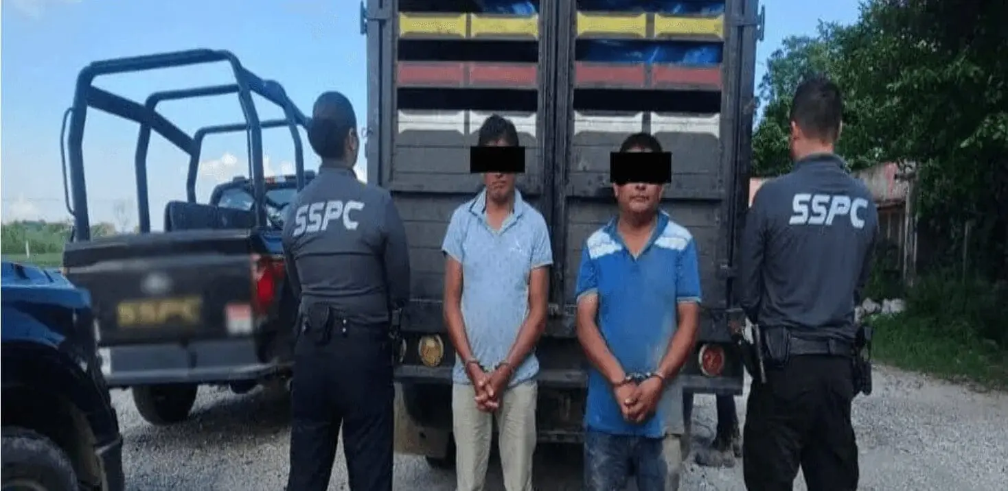 Fuerzas federales durante decomiso de mariguana en Tabasco