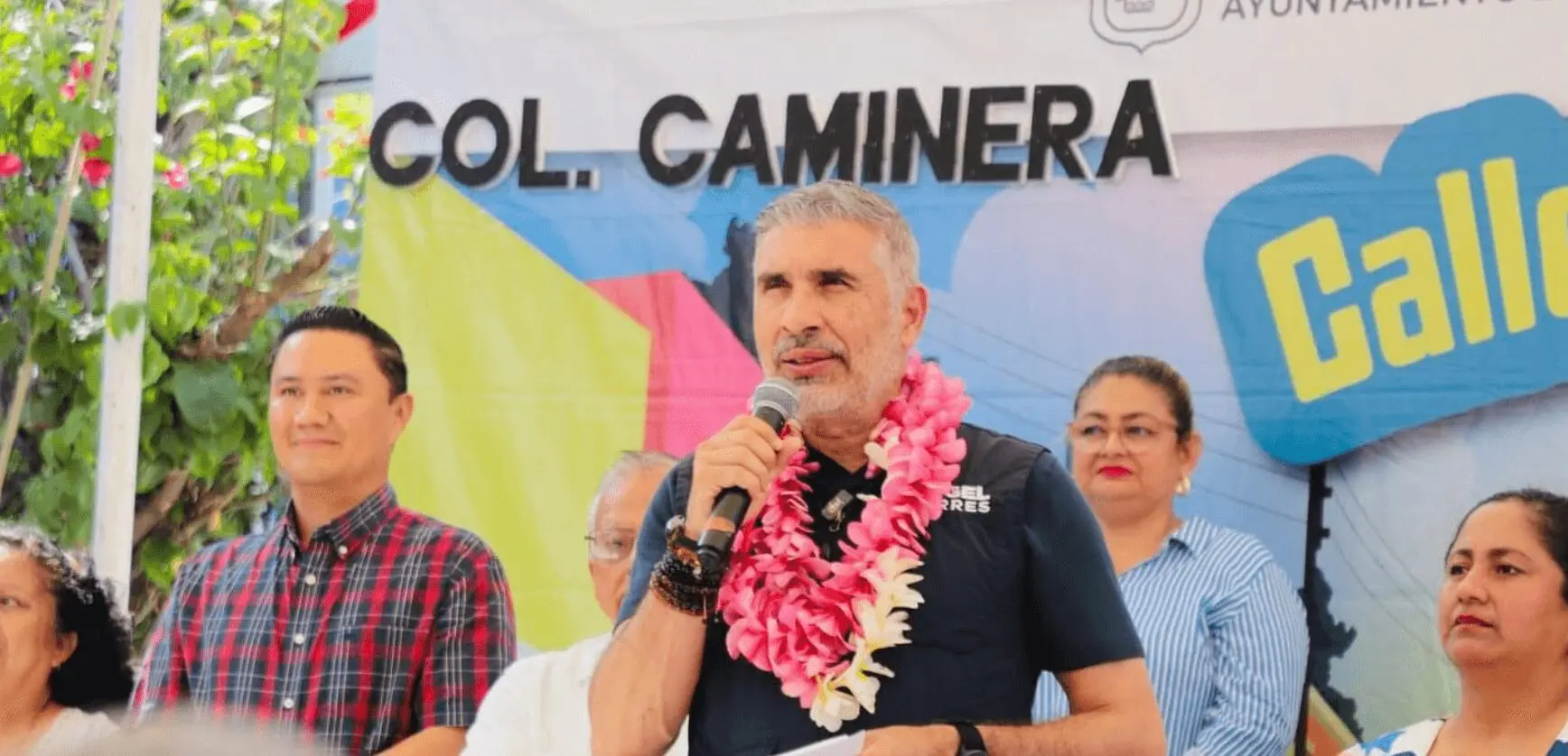 Angel Torres inaugura calle en La Caminera caption Angel Torres entrega nueva vialidad en La Caminera