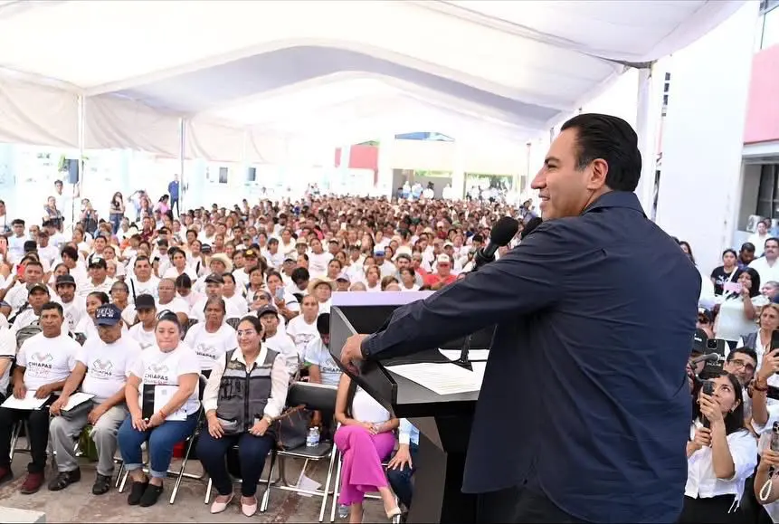 Fortalece Eduardo Ramírez lucha contra el analfabetismo en Chiapas.