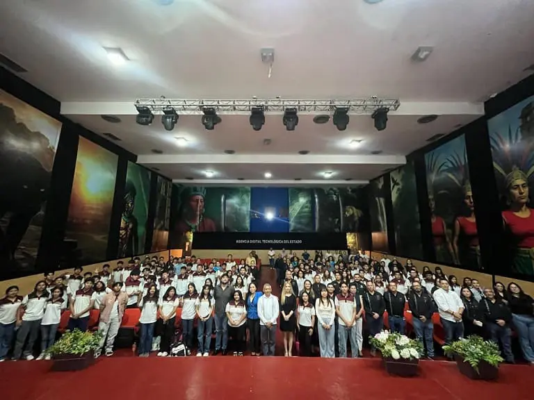 Estudiantes participan en el Foro de Creatividad y Emprendedurismo 2025 organizado por Cecytech en Tuxtla Gutiérrez