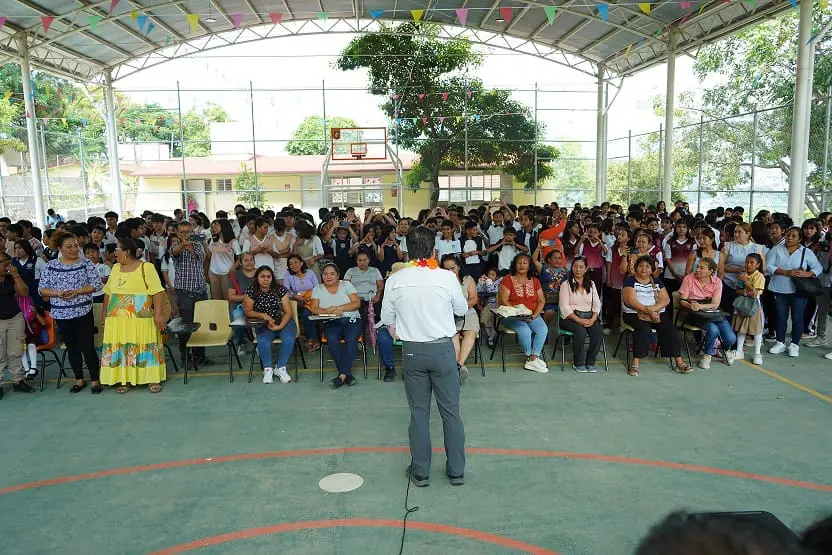 Fortalece la educación en Chiapas con cada aula equipada