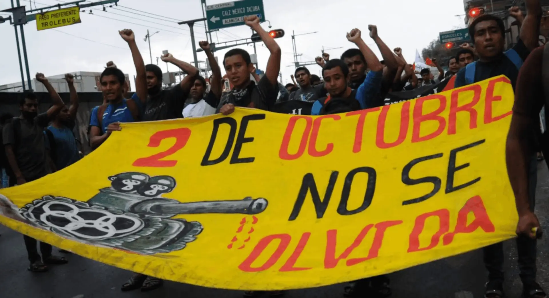 Marchas por el 2 de octubre en 13 estados dejan choques con policías
