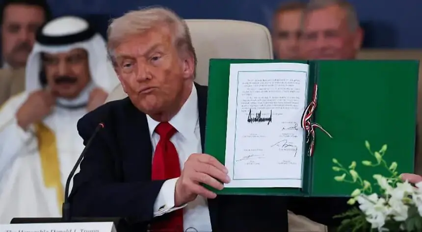 Donald Trump firma de acuerdo de paz