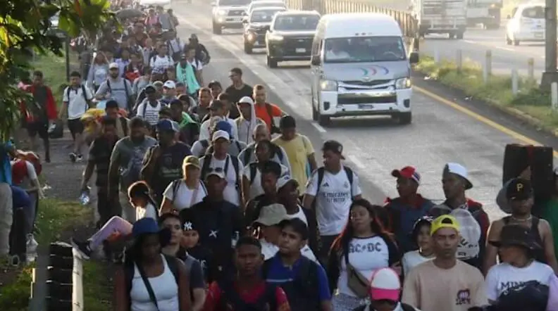 Nueva caravana migrante con más de mil personas avanza desde Chiapas
