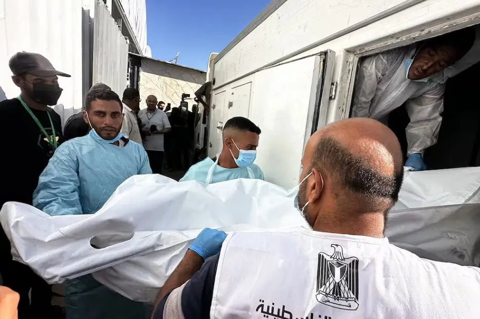 Israel entrega a Gaza los restos de 45 palestinos