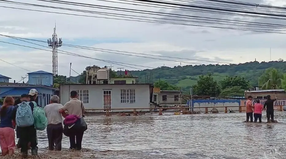 Tormentas Raymond y Piscrilla