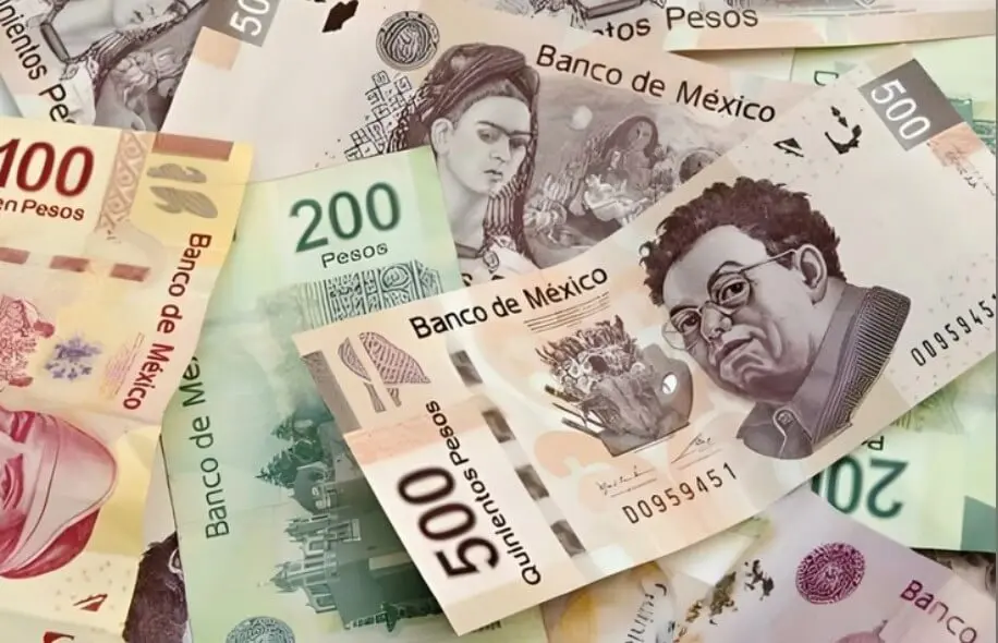 El peso mexicano se fortaleció frente al dólar