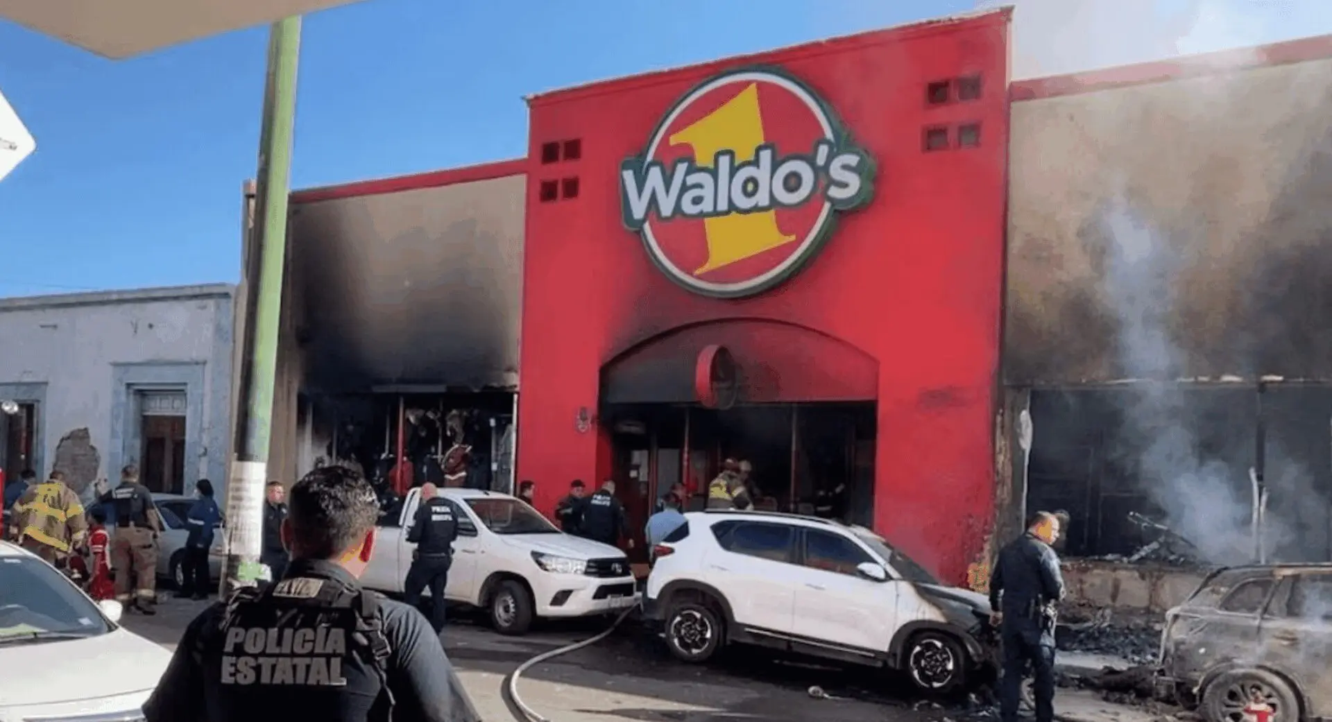 Explosión e incendio en tienda de Hermosillo deja al menos 22 muertos