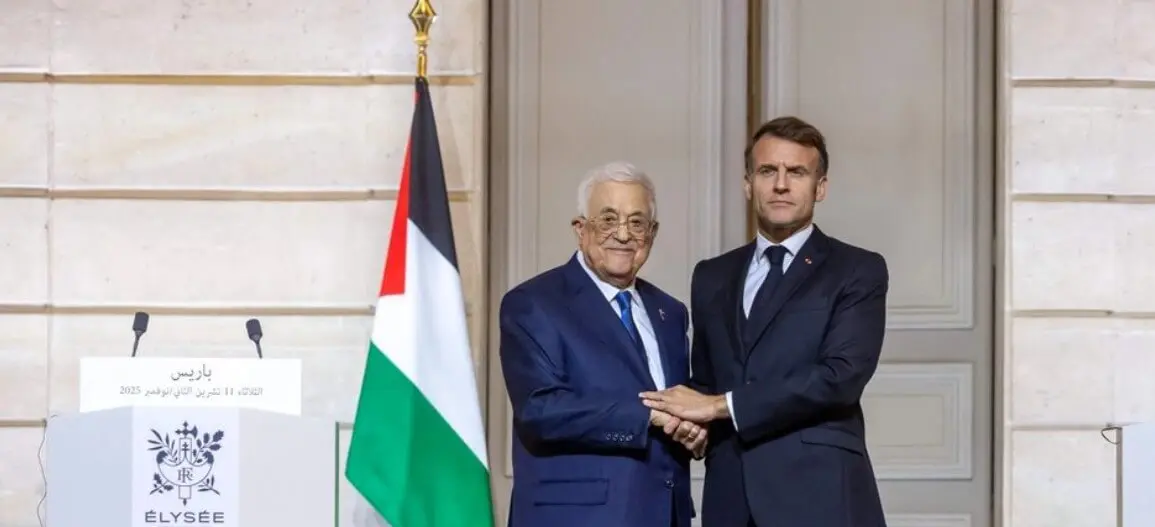 Emmanuel Macron y Mahmud Abbas